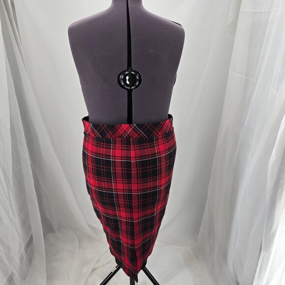 725-25 Torrid Red/White/Black plaid Midi Ponte Pencil Skirt Size 2 18/20 - Picture 7 of 13